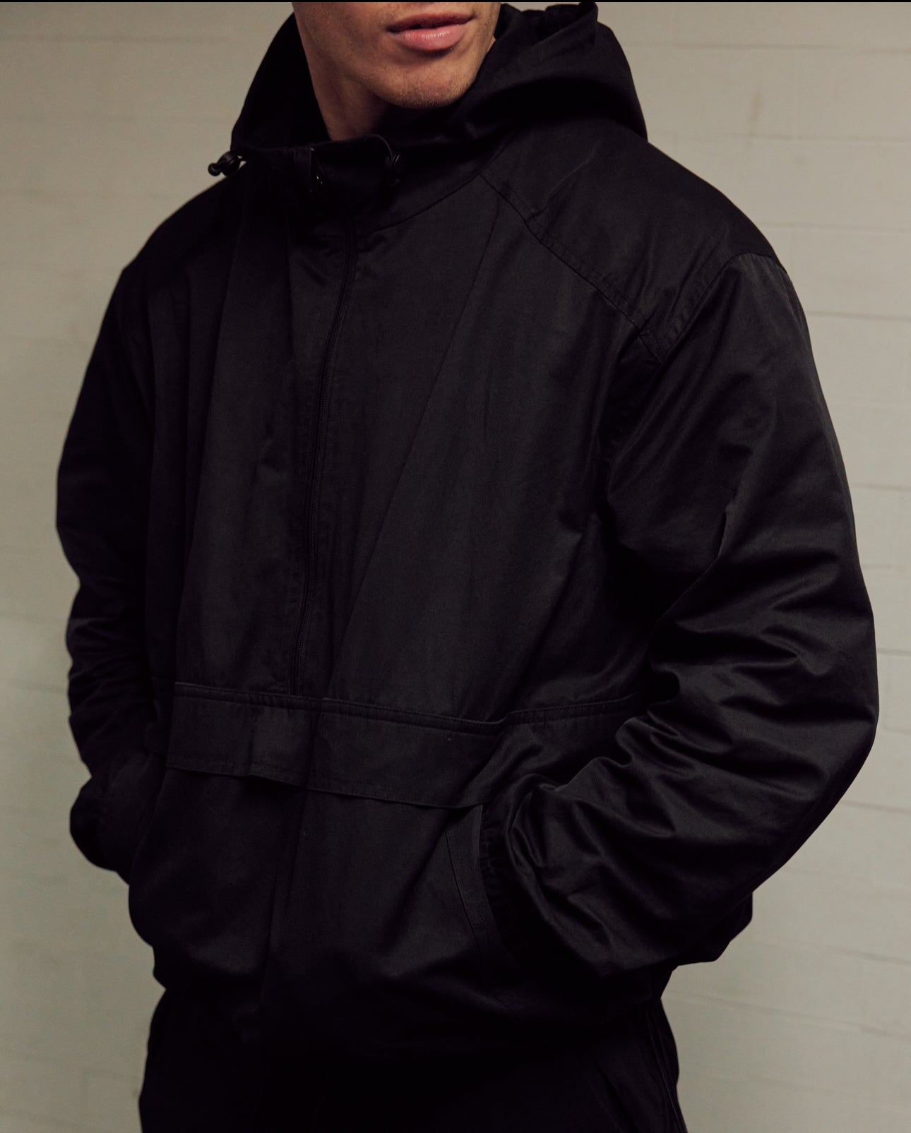 TECH PULLOVER - BLACK