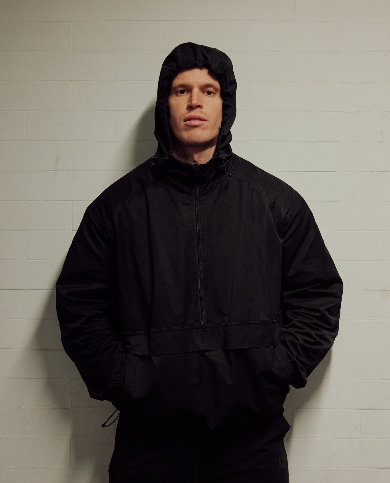 TECH PULLOVER - BLACK